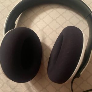 WHITE Xbox One Stereo Headset - Special Edition Xbox official chat headset